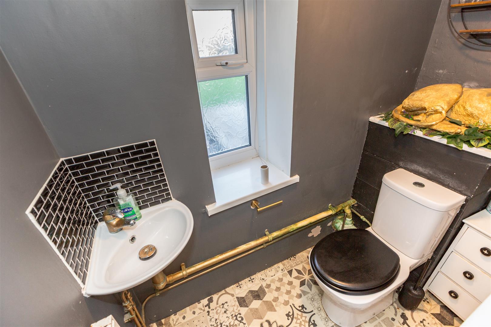 Queen Victoria Road, Llanelli, SA15 2TL